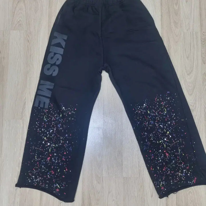 [BUNJANG] Kissme Splatter Training Pants / 블랙 피키샵 스플래터 제작바지
