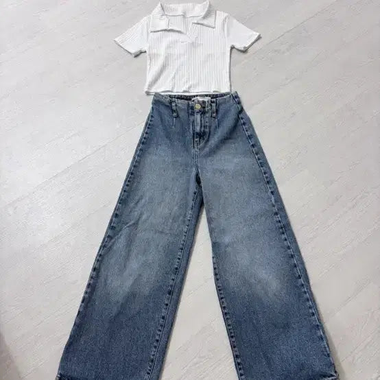 [BUNJANG] White T-Shirt and Jeans Set / 흰티청바지