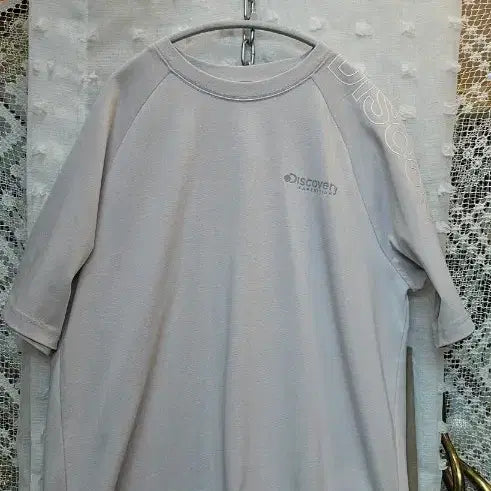 [BUNJANG] Discovery Expedition Logo Short Sleeve T-Shirt Beige / 디스커버리 익스페디션 반팔 티셔츠 베이지
