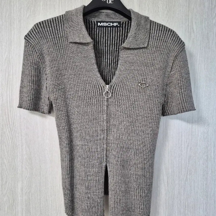 [BUNJANG] Mischief Knitted Two-Tone Short Sleeve (Beige/Black) T-Shirt / 미스치프 니티드 투톤 숏슬리브(베이지/블랙)