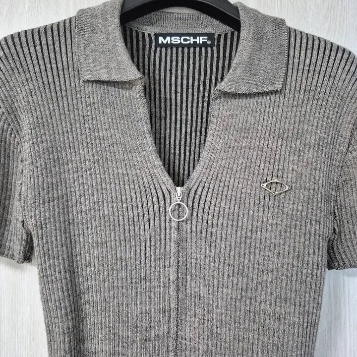 [BUNJANG] Mischief Knitted Two-Tone Short Sleeve (Beige/Black) T-Shirt / 미스치프 니티드 투톤 숏슬리브(베이지/블랙)
