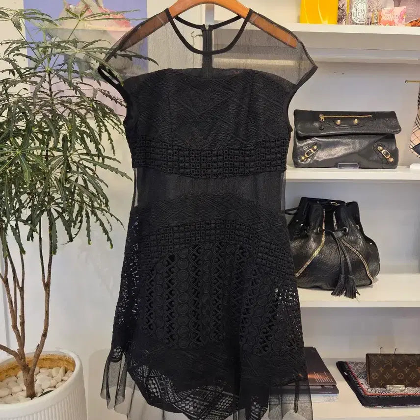 [BUNJANG] Doho See-through Eyelet Lace Crochet Dress / Doho 도호 시스루 아일렛 레이스 크로쉐 원피스