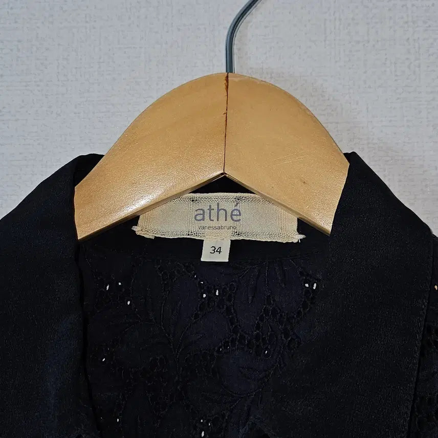 [BUNJANG] Atelier Vanessa Bruno Flower Lace Shirt / 아떼바네사브루노 플라워 레이스 셔츠 34 (82)