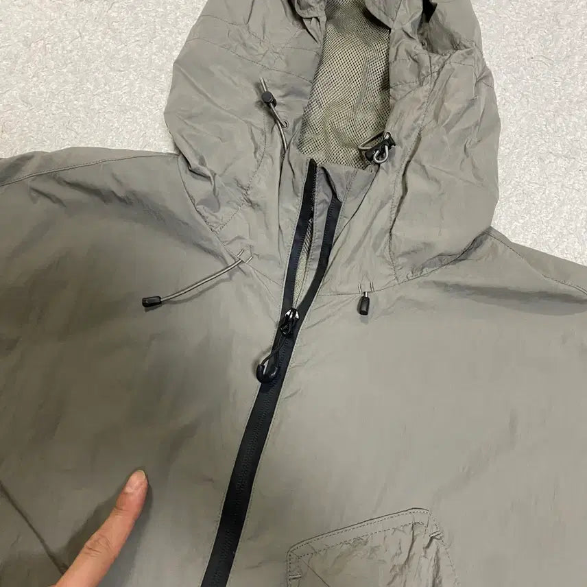 [BUNJANG] Trillion Windbreaker Jacket L / 트릴리온 바람막이 자켓 L
