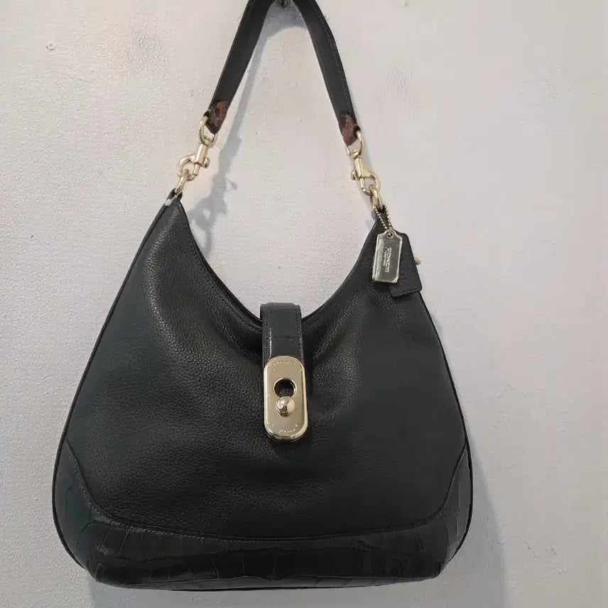 [BUNJANG] Coach Black Leather Crocodile Pattern Hobo Shoulder Bag / 코치 블랙 레더 호보백 숄더백