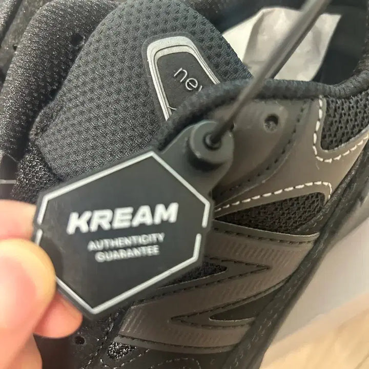 [BUNJANG] New Balance 990v6 Triple Black Sneakers (Size 255) / 뉴발란스990v6 트리플블랙 255사이즈 새상품