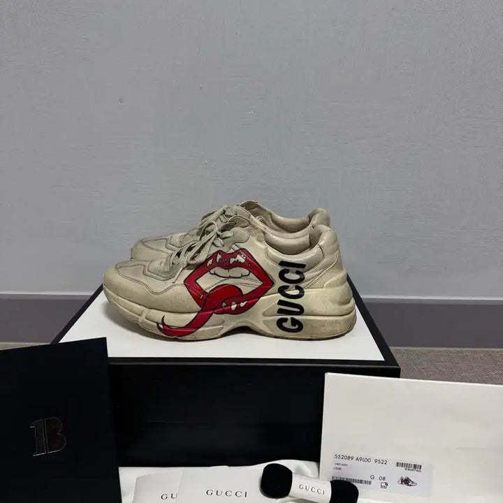 [BUNJANG] Gucci Rhyton Lip Logo Dirty Sneakers / [정품/8]구찌 라이톤 입술로고 더티