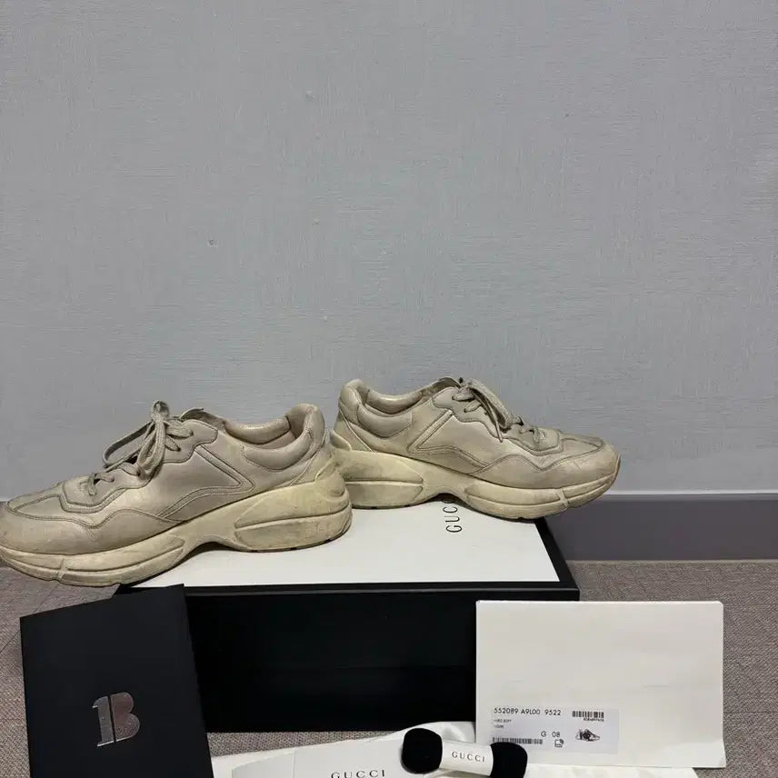 [BUNJANG] Gucci Rhyton Lip Logo Dirty Sneakers / [정품/8]구찌 라이톤 입술로고 더티