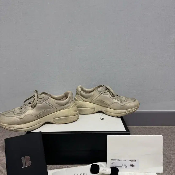[BUNJANG] Gucci Rhyton Lip Logo Dirty Sneakers / [정품/8]구찌 라이톤 입술로고 더티