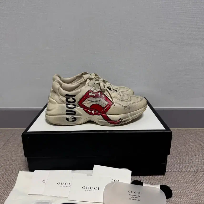 [BUNJANG] Gucci Rhyton Dirty Lip Logo Sneakers / [정품/6.5]구찌 라이톤 더티 입술로고