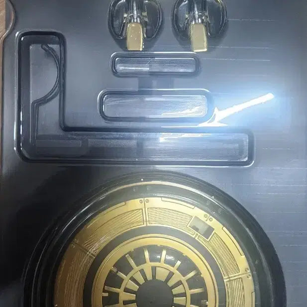 [BUNJANG] Hot Toys Iron Man Mark III Gold Chrome / 핫토이 아이언맨 마크3 골드크롬  판매