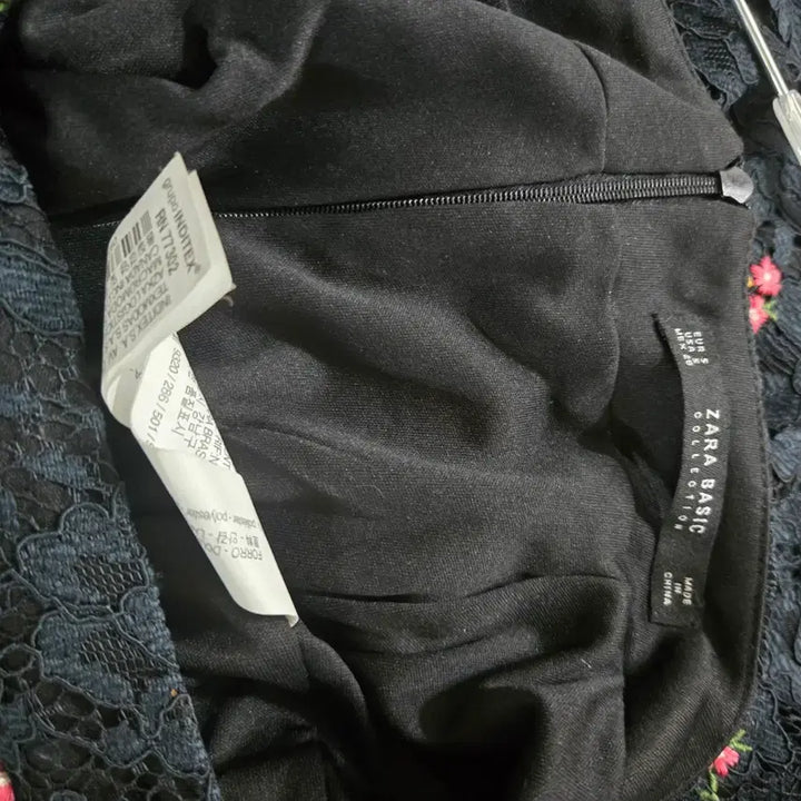 [BUNJANG] Zara Black Lace Flower Midi Skirt / 자라 블랙 레이스 플라워 스커트