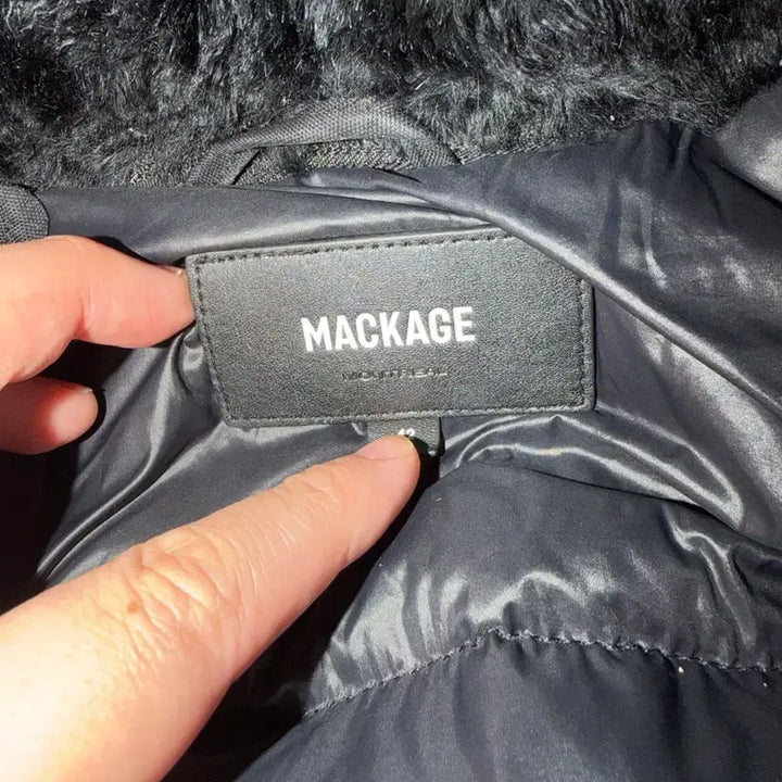 [BUNJANG] MACKAGE Edward Padded Parka - Black, Fur Hood, Size 42 / 맥케이지 블랙 에드워드 패딩 점퍼 퍼 42 국내백화점판