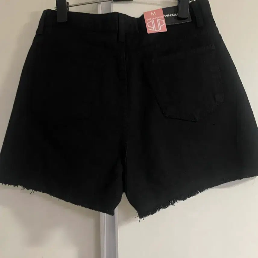 [BUNJANG] Black Denim Cut-Off Hot Shorts / 텍달린 새상품)블랙 데님 반바지 핫팬츠