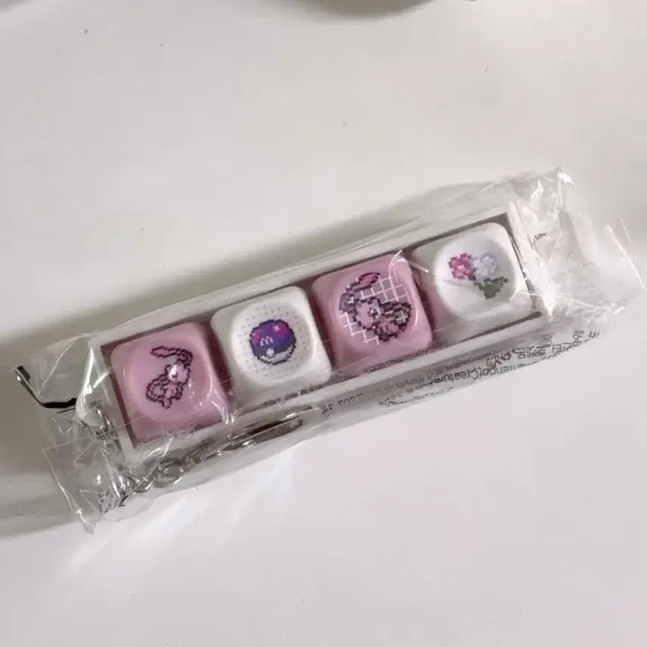 [BUNJANG] Tony Moly Pokémon Keycap Keyring / 토니모리 포켓몬 키캡 키링 뮤 판매해용!