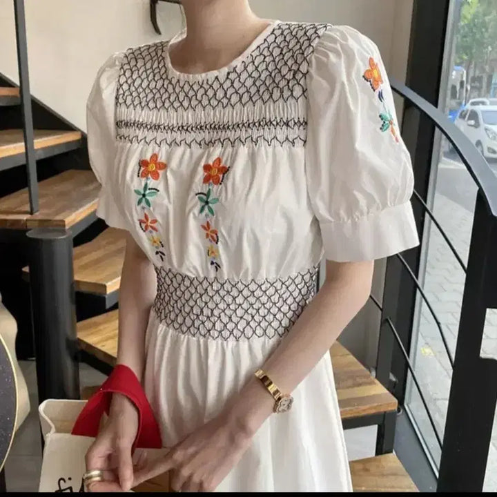 [BUNJANG] White Linen Floral Embroidery Long Dress (Size 44-66) / 새상품) 플라워 자수 화이트 바스락 롱원피스 ( 44-66)