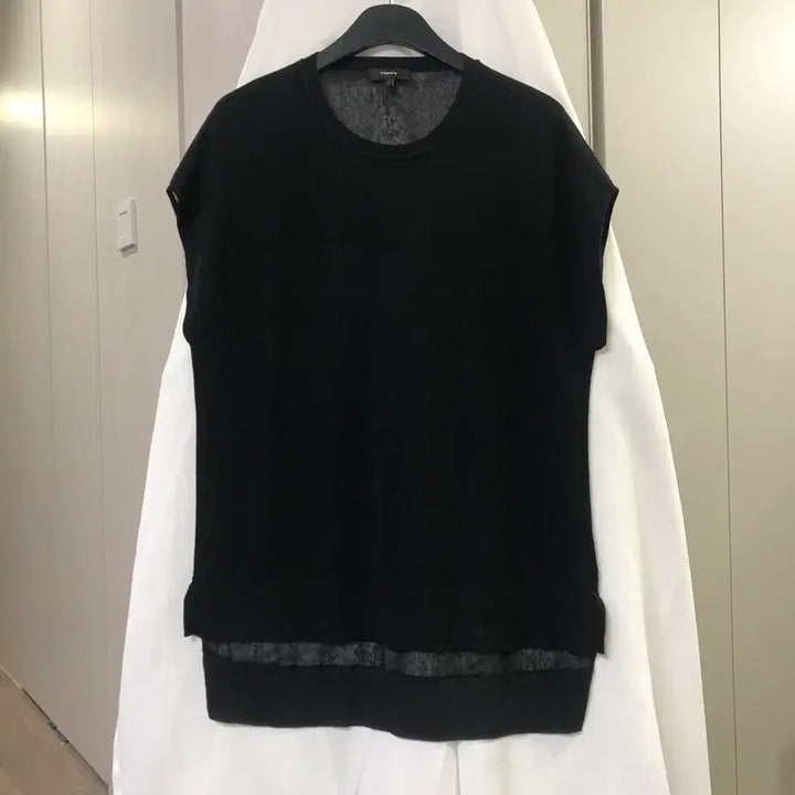 [BUNJANG] Theory Black See-Through Short Sleeve Top (Size P) / 띠어리 블랙 시스루 반팔(P사이즈44~55반)