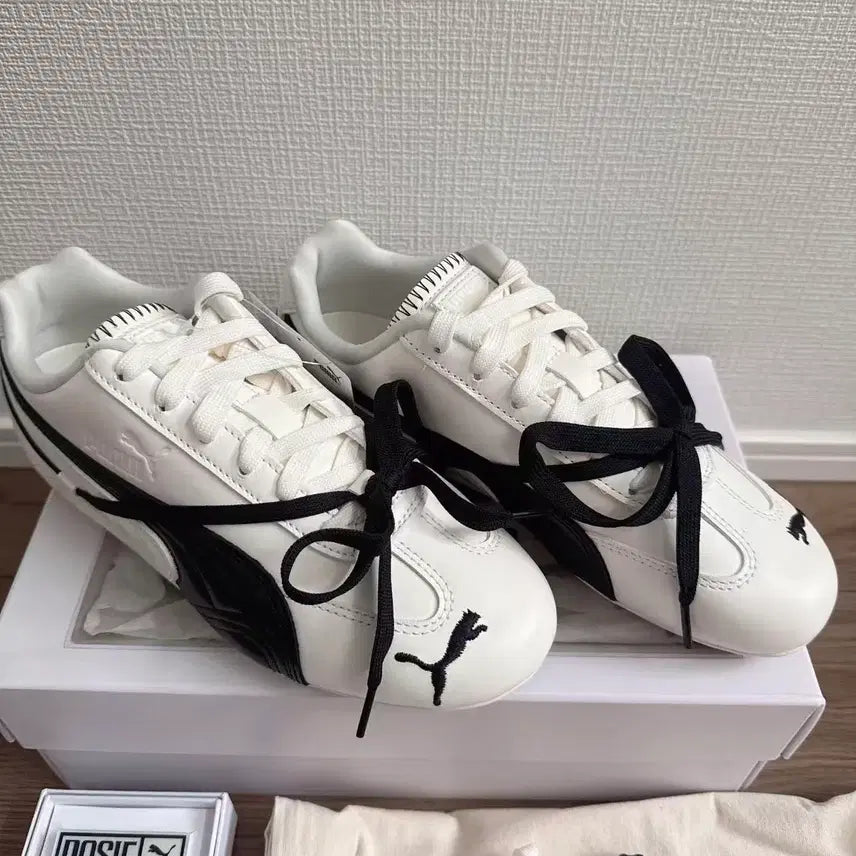 [BUNJANG] Puma x Rosé Speedcat LEA Warm White Black Sneakers (240mm) / (W) 푸마 x 로제 스피드캣 LEA 웜 화이트 블랙 240MM