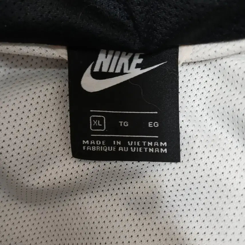 [BUNJANG] Nike Swoosh Hooded Windbreaker Jacket XL / 나이키 남성 스우시 블랙/화이트 후드 바람막이 자켓 사이즈 XL 105