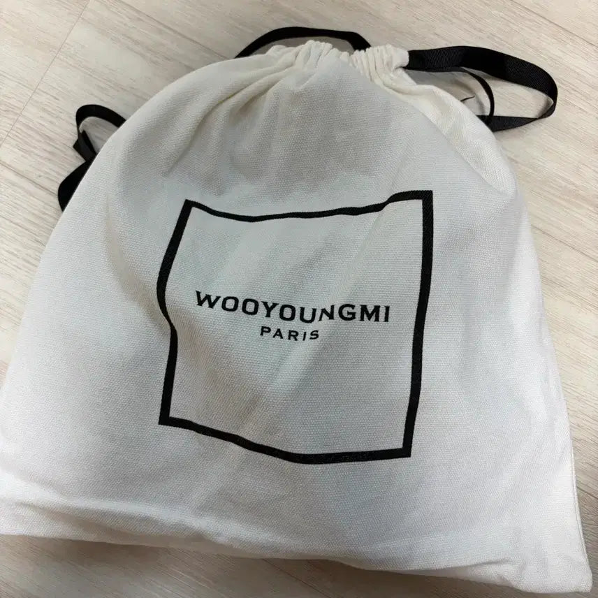 [BUNJANG] Wooyoungmi Black Leather Small Bag / 우영미 스몰백