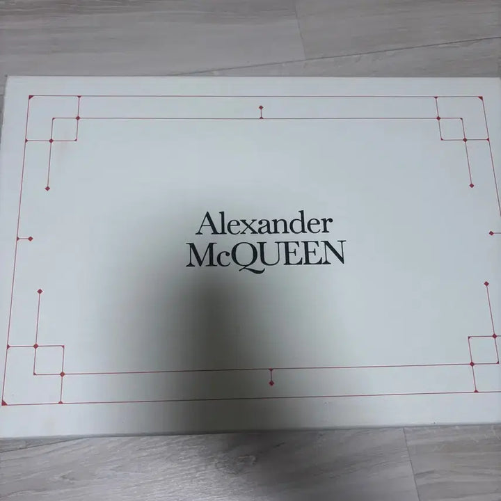 [BUNJANG] Alexander McQueen Oversized Sneakers (Size 41.5) / 알렉산더 맥퀸 오버사이즈 스니커즈 41.5
