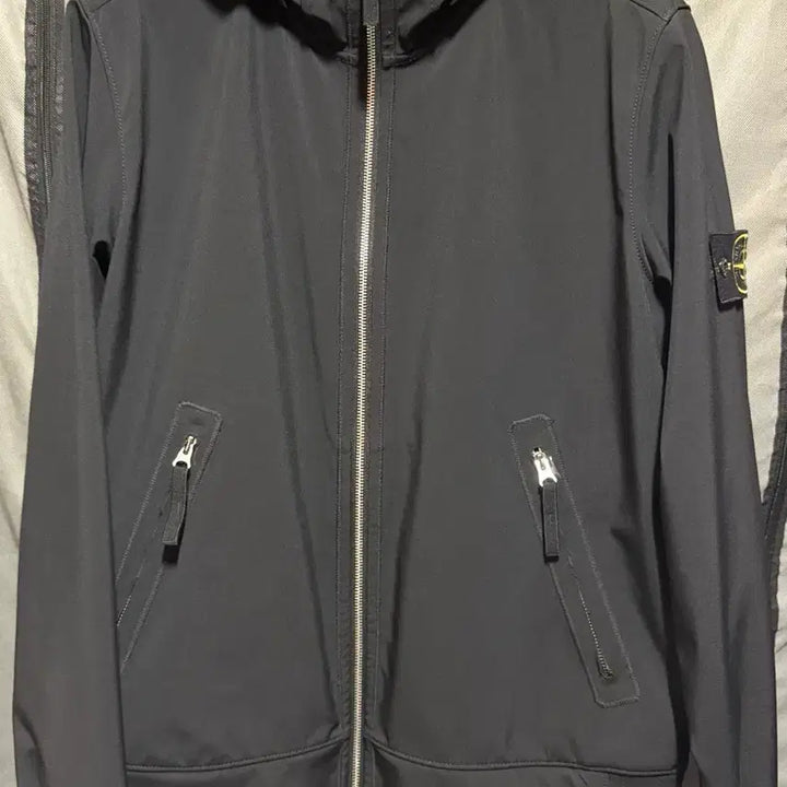 [BUNJANG] Stone Island Soft Shell Jacket Black L / 스톤 아일랜드 소프트쉘 자켓 블랙 L