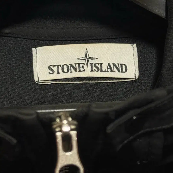 [BUNJANG] Stone Island Soft Shell Jacket Black L / 스톤 아일랜드 소프트쉘 자켓 블랙 L