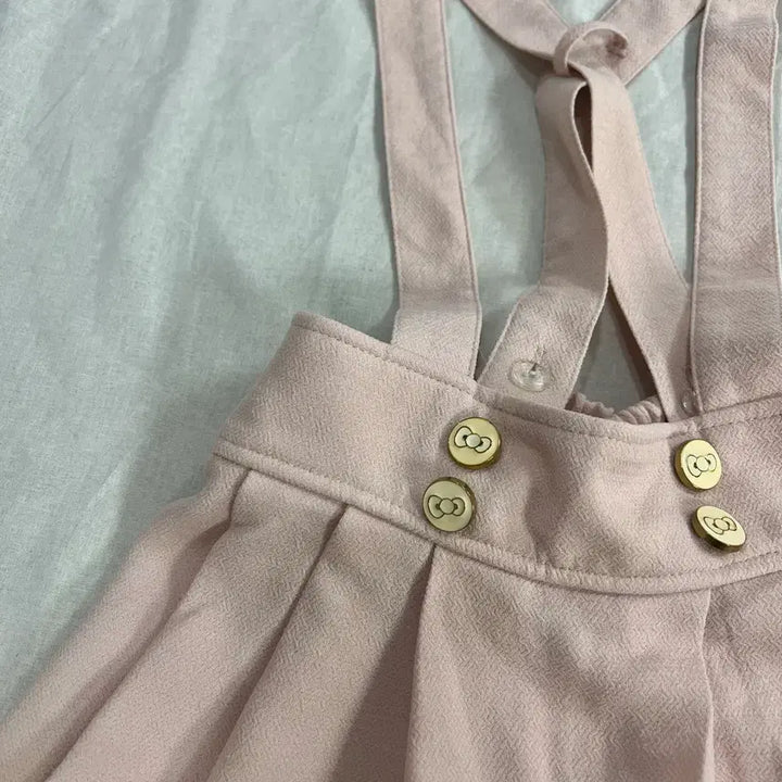 [BUNJANG] Hello Kitty Mori Girl Light Pink Overalls Skirt / 헬로키티 모리걸 하구미 연핑크 멜빵 스커트