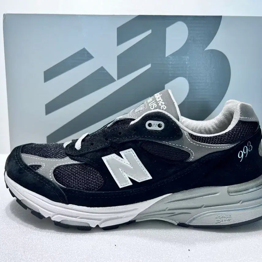 [BUNJANG] New Balance 993 Black (260mm) / 뉴발란스 993 블랙 (260)