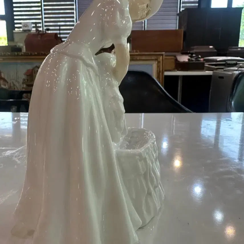 [BUNJANG] Royal Doulton Mother and Daughter Figurine / 영국 로얄 덜튼 모녀상 도자기 인형