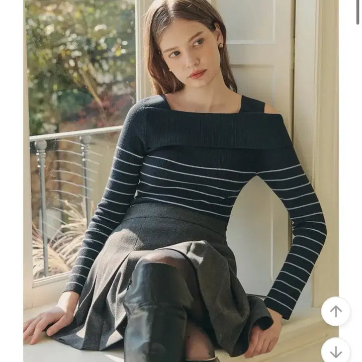 [BUNJANG] Zero Street Off-Shoulder Knit (As Seen on Yoojeong) / [환승연애 유정 착용] 스트라이프 오프숄더 니트