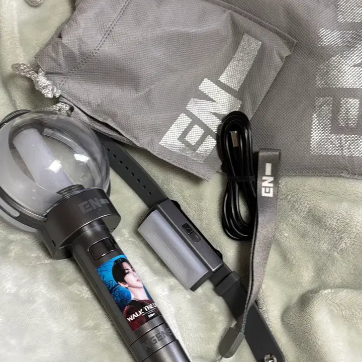 [BUNJANG] ENHYPEN Official Lightstick Ver.2 &amp; Wristband Bundle Set / 엔하이픈 팬클럽 엔진봉 일괄판매