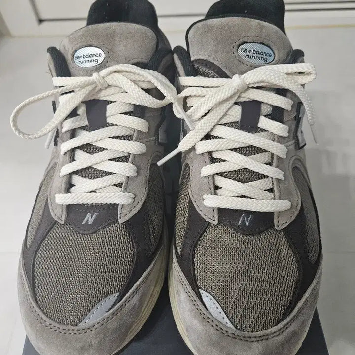 [BUNJANG] New Balance 2002R Brown 270 / 뉴발란스 2002 브라운 270