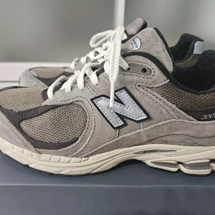 [BUNJANG] New Balance 2002R Brown 270 / 뉴발란스 2002 브라운 270