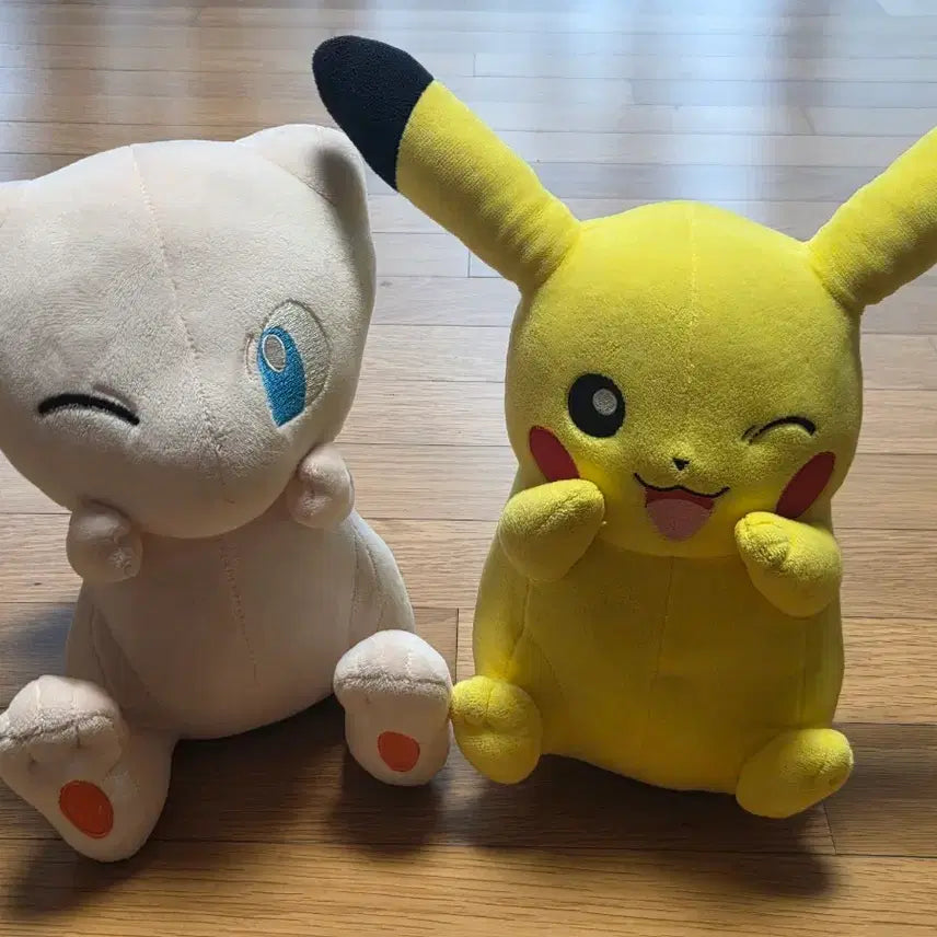 [BUNJANG] Pokemon Mew Pikachu Winking Plush Set / 포켓몬 뮤 피카츄 윙크 인형 세트