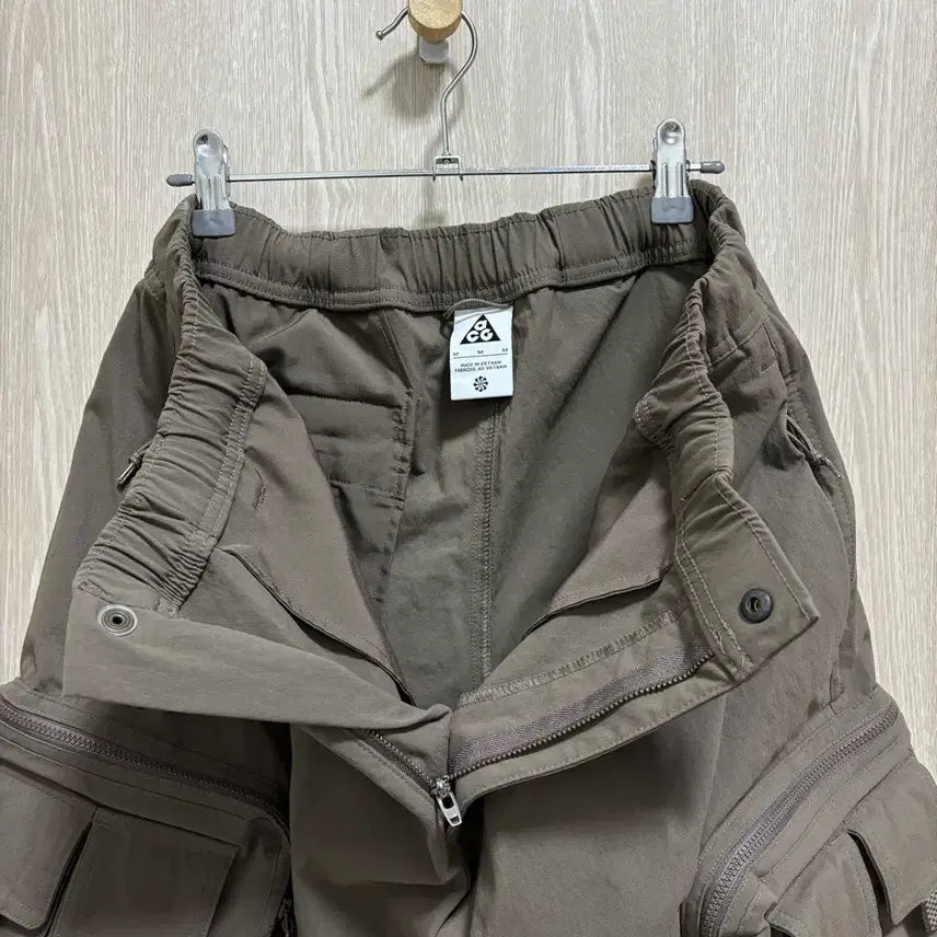 [BUNJANG] Nike ACG Cargo Shorts Ironstone M / 나이키ACG 카고 쇼츠 아이언스톤M