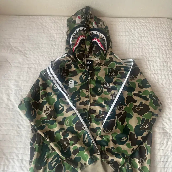 [BUNJANG] BAPE x Adidas Shark Full Zip Hoodie Camo / 베이프 아디다스 샤크 후드집업