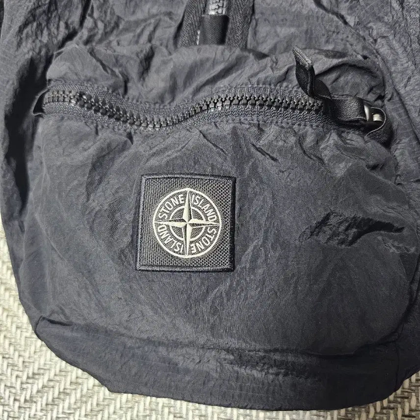 [BUNJANG] Stone Island Nylon Metal Lipstick Packable Backpack / 스톤아일랜드 나일론메탈 립스탁 패커블 백팩