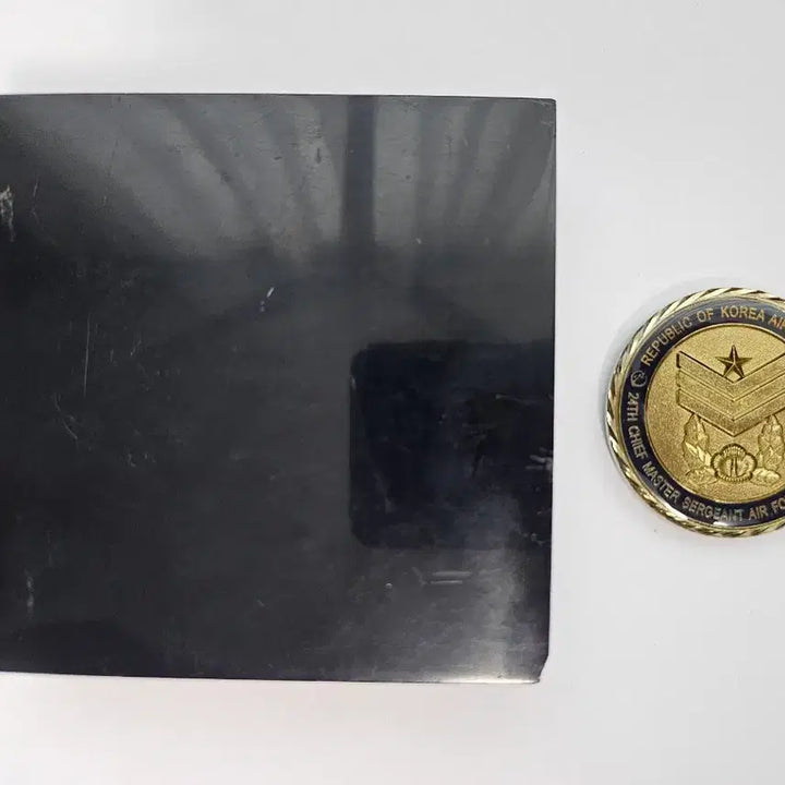 [BUNJANG] Republic of Korea Air Force NCO Corps Commemorative Paperweight &amp; Master Sergeant Coin Set / 공군 하사관단 기념문진, 주임원사 코인 세트