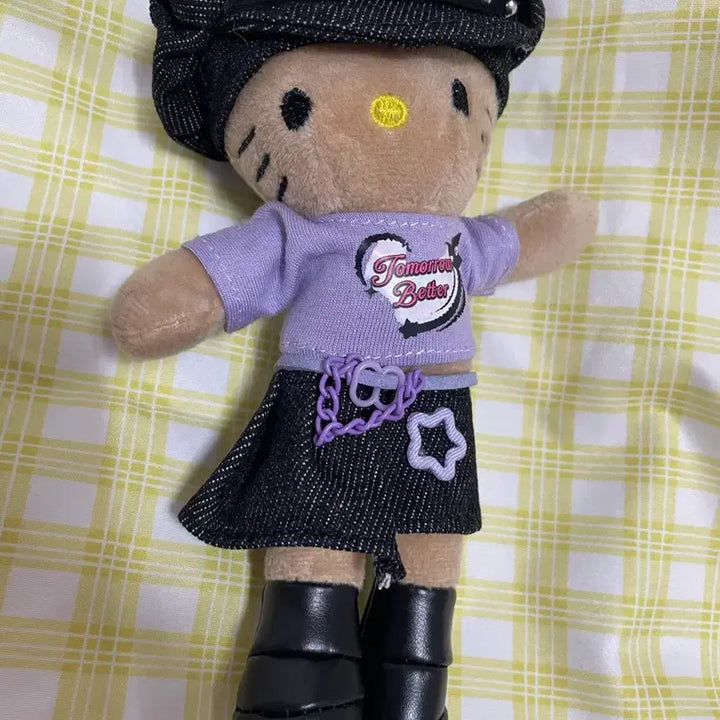 [BUNJANG] Beret-Wearing Long-Legged Tanning Hello Kitty Charm / 베레모 롱다리 태닝키티 키링