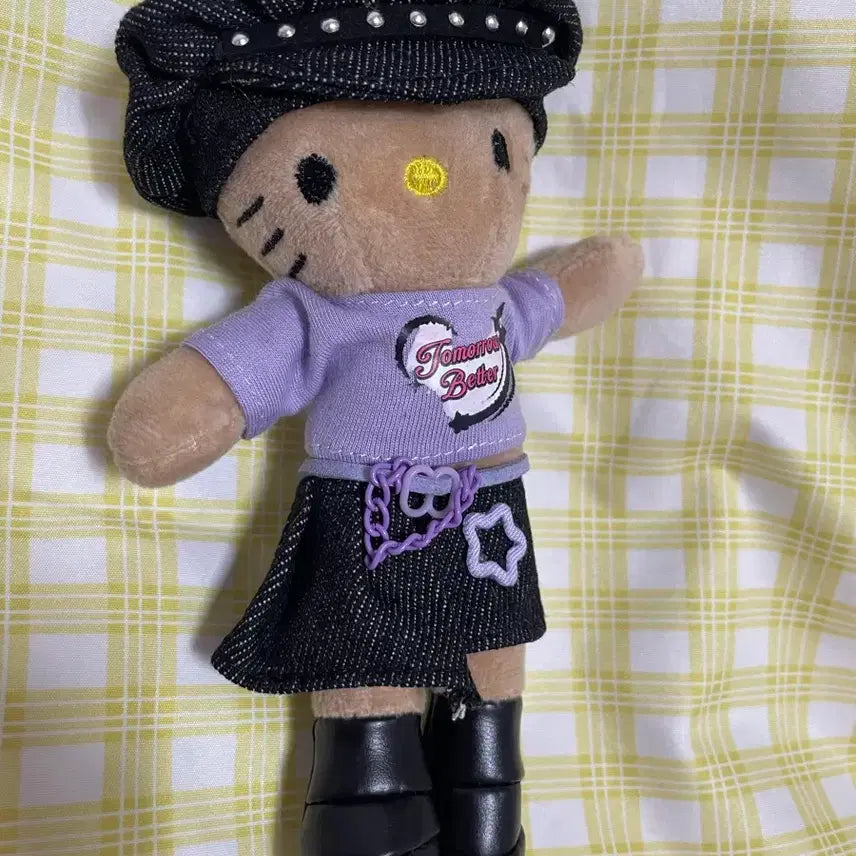 [BUNJANG] Beret-Wearing Long-Legged Tanning Hello Kitty Charm / 베레모 롱다리 태닝키티 키링