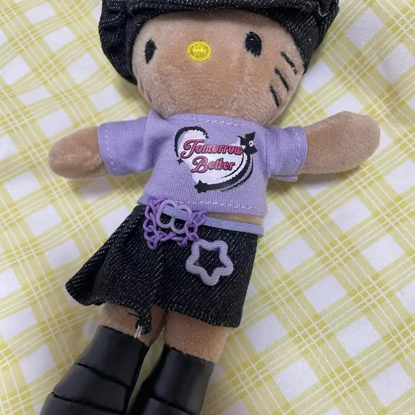 [BUNJANG] Beret-Wearing Long-Legged Tanning Hello Kitty Charm / 베레모 롱다리 태닝키티 키링