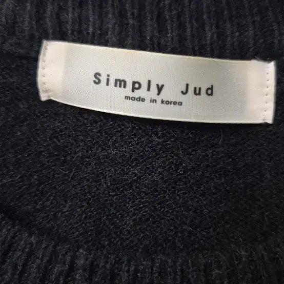 [BUNJANG] Cat Fur Embellished Knit Sweater - Black, Size L / 고양이 털 장식 니트 블랙 L