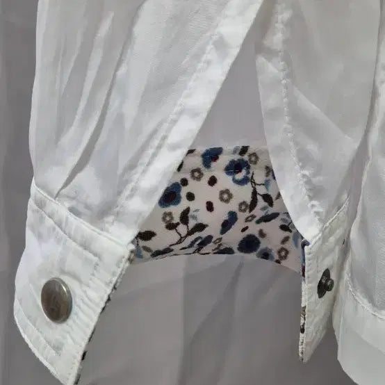 [BUNJANG] BlackCats White Windbreaker Jacket 90 / BlackCats 블랙캣츠 화이트 바람막이 90