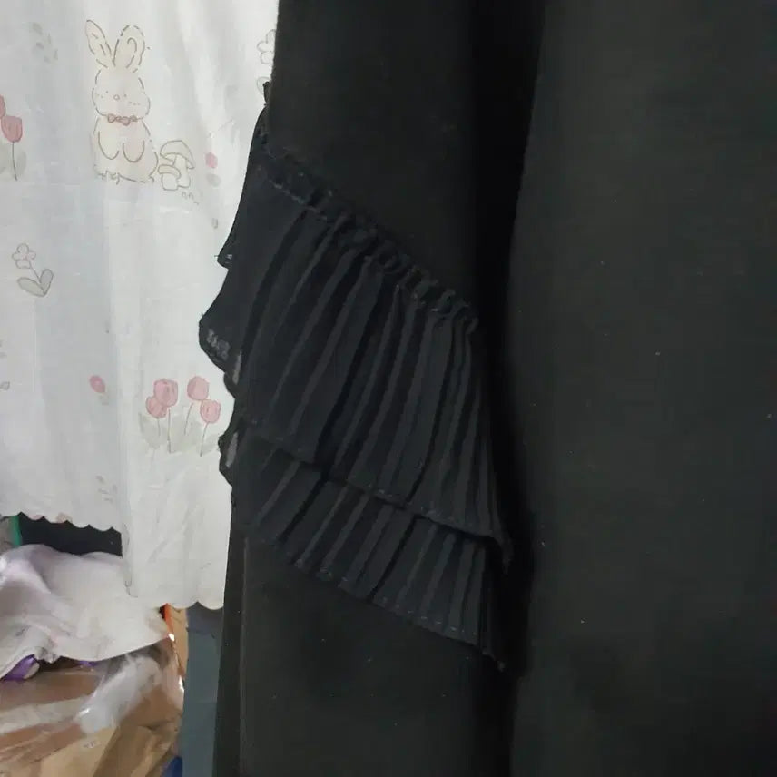 [BUNJANG] OZOC Shirring Color-Block Oversized Short Sweatshirt / 오조크   셔링배색     오버핏   숏 ~  맨투맨