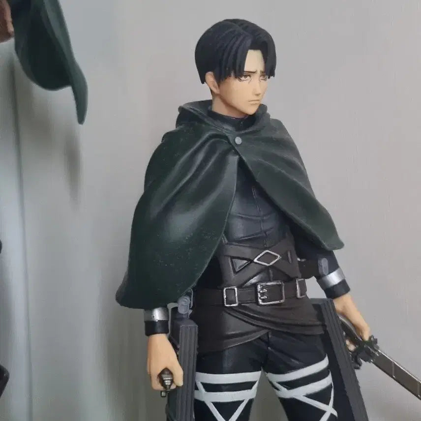[BUNJANG] Attack on Titan Levi Ackerman Figure Bundle Set / 진격거 리바이 피규어 일괄