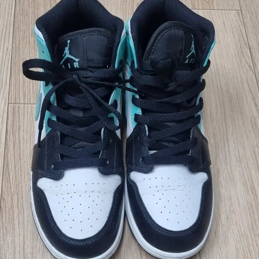 [BUNJANG] Air Jordan 1 Mid Tropical Twist 240 / 에어조던1 미드 트로피칼 트위스트240