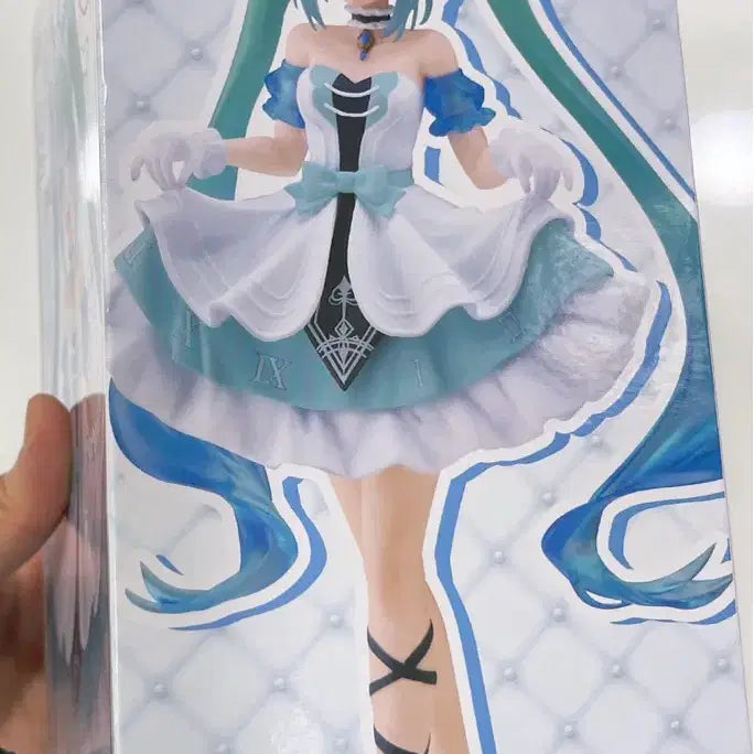[BUNJANG] Hatsune Miku Wonderland Cinderella Figure (Sealed) / (미개봉) 하츠네 미쿠 원더랜드 신데렐라 피규어
