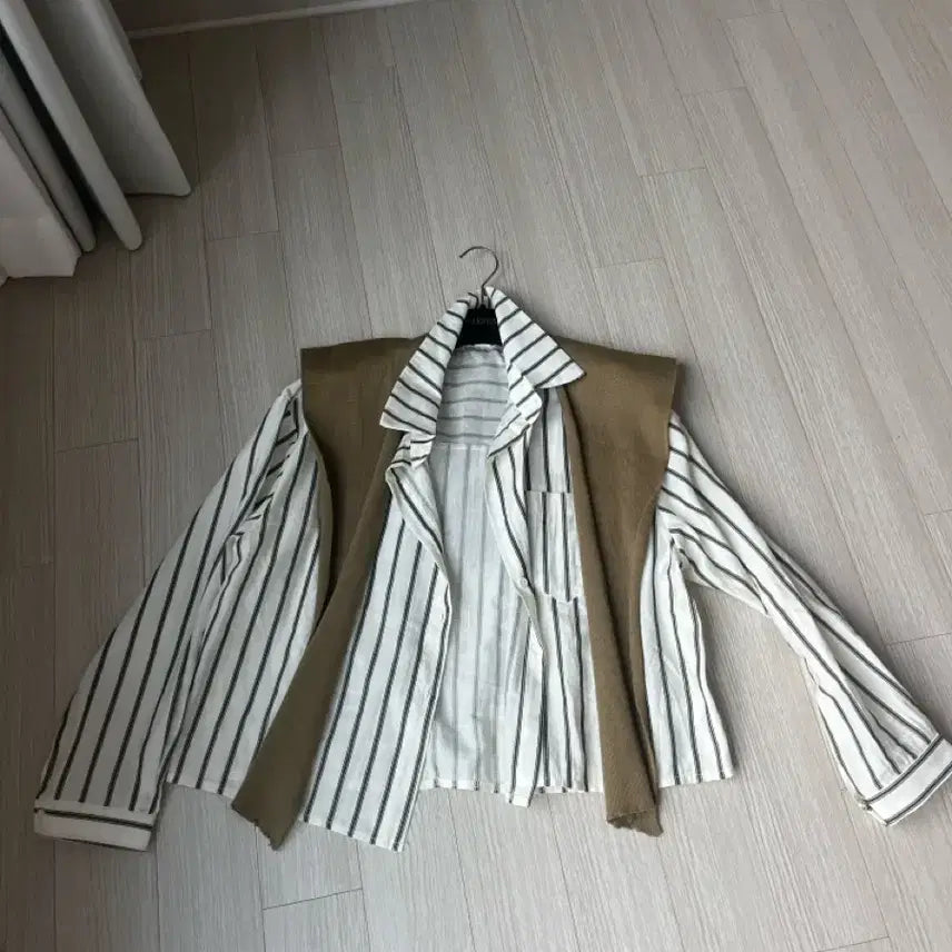 [BUNJANG] Stripe Long Sleeve Shirt &amp; Knit Set / 에이블리 지그재그 스트라이프 긴팔 셔츠 올리브 어부바 니트 세트