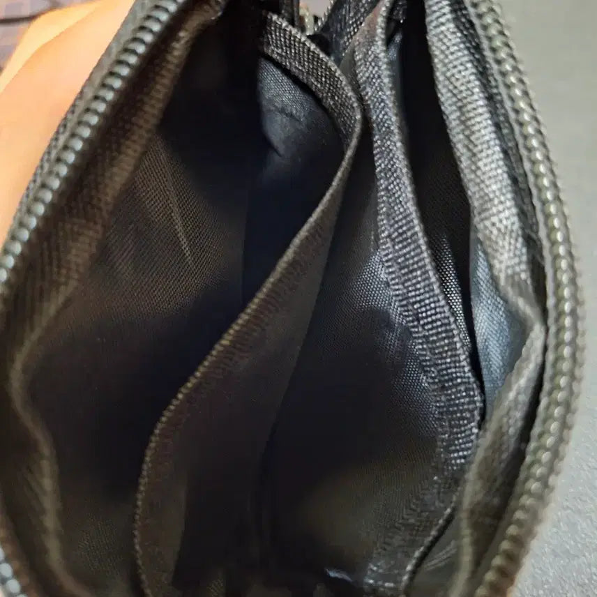 [BUNJANG] Leather Bifold Wallet / 지갑